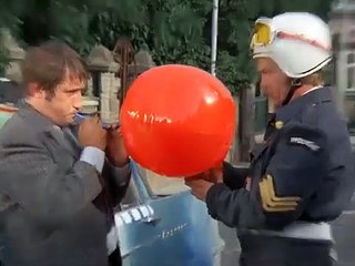 11.pan_tau_fährt_taxi_(07.05.1972).mp4 (360p)