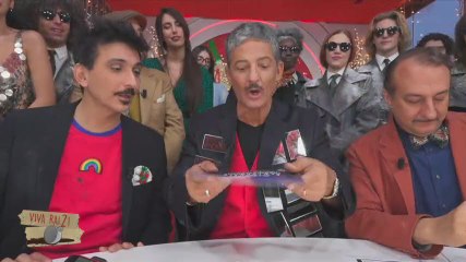 Dal baby club di La Russa al Calcio Balilla: Fiorello legge il 'programma ufficiale' di Atreju - Video
