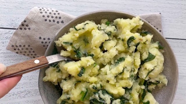 25 Minute Spinach Mashed Potatoes (Gluten-Free)