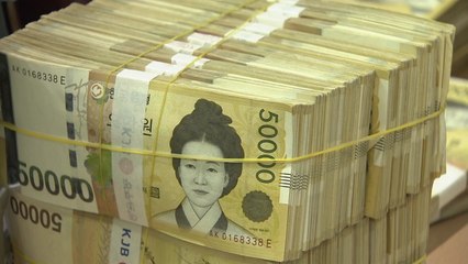 고금리에 이자 부담, 옷·신발 구입 지출보다 커 / YTN