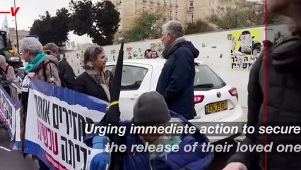 Israeli Families Form Human Chain, Urging Urgent Action for Safe Return of Hostages