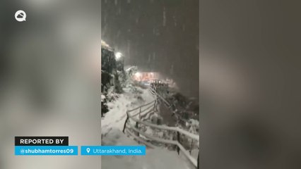 Intensas nevadas en Uttarakhand, India.