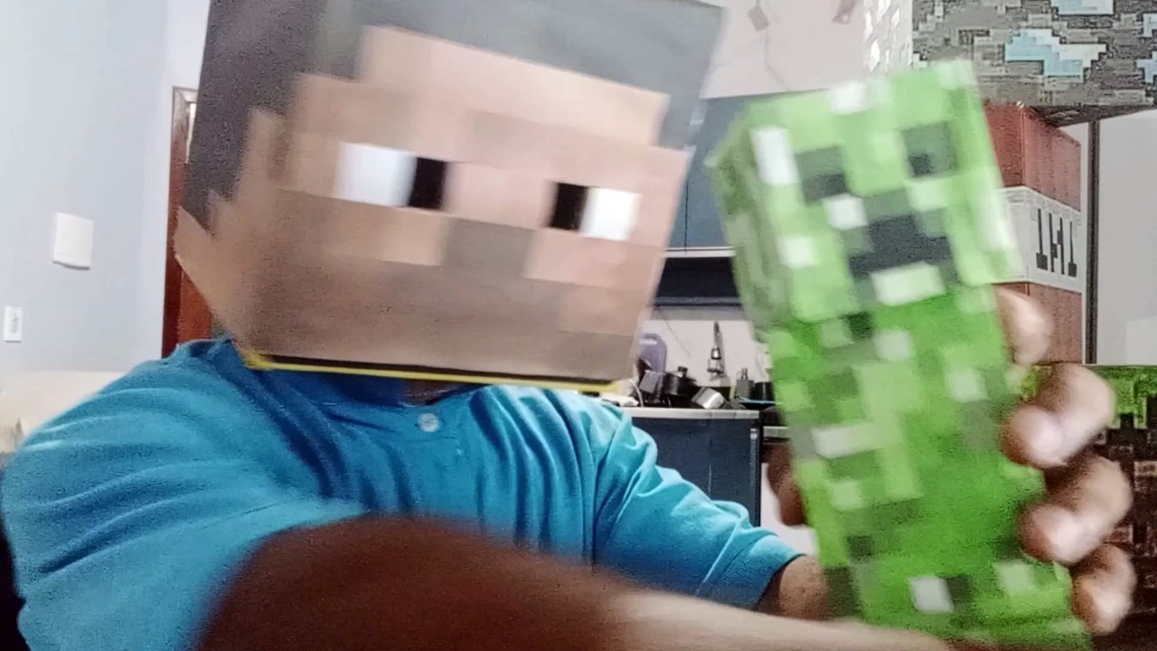 Creeper nas mãos de steve minecraft