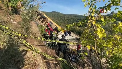 75 metre sürüklenen hafriyat kamyonu yeşillik alana devrildi: 1 ölü, 1 yaralı