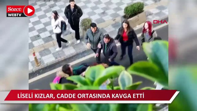 Liseli kızlar, cadde ortasında kavga etti