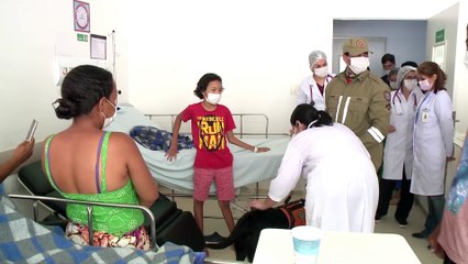 Cães do Corpo de Bombeiros fazem visita especial a pacientes de hospital