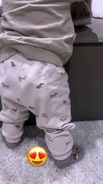 Ελένη Φουρέιρα: Ανέβασε βίντεο από το σαλόνι της την ώρα που παίζει με τον γιο της