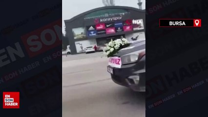 Bursa'da boşanma davasına giden kadın, aracını gelin arabası gibi süsledi