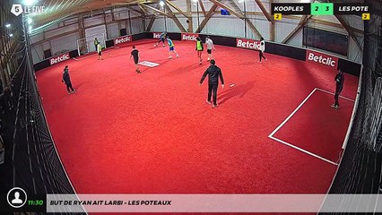 But de Ryan Ait larbi - Les poteaux