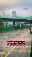 Morador de Itajaí ficou 40 minutos na fila do ferry por falta de cobrador