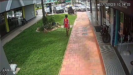 Homem agride mulher com pedaço de madeira no meio da rua, no Riacho Fundo 1