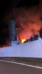 Incêndio na Moval mobiliza Corpo de Bombeiros em Arapongas