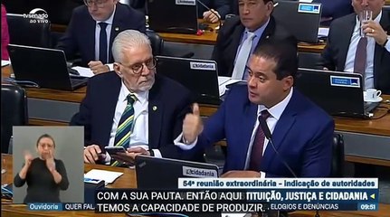 Na Sombra do Poder: O galego tá sem tempo