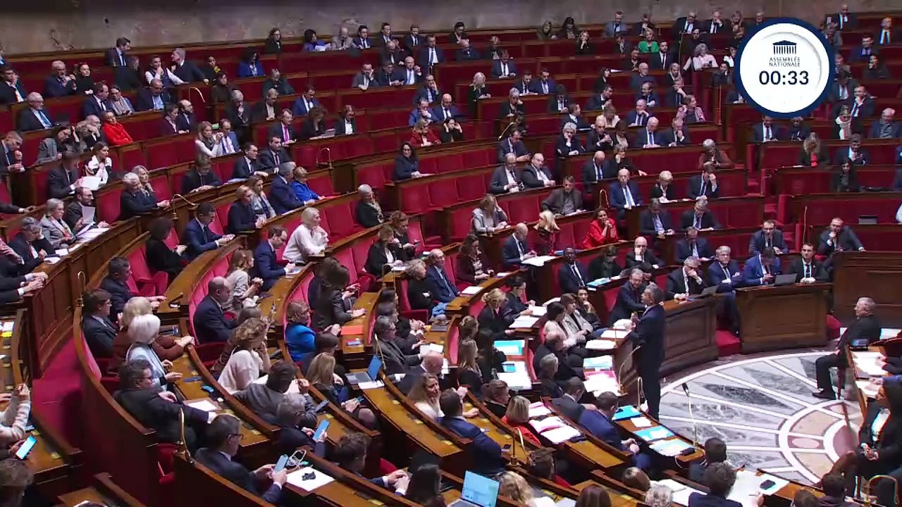 2ème séance : Questions au Gouvernement ; Ouverture à la concurrence du réseau de bus francilien de la RATP (CMP) ; Améliorer l'accès aux soins par l'engagement territorial des professionnels (CMP) - Mardi 12 décembre 2023