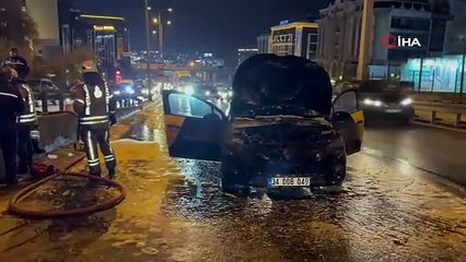 E-5 Karayolunda seyir halindeki araç alev alev yandı