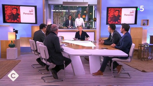 Bertrand Chameroy fait son retour dans C à vous le 13 décembre sur France 5 après avoir enregistré Bertrand n'a pas sommeil .