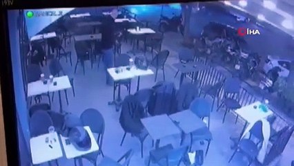 Adana’da Starbucks’a yapılan silahlı saldırının güvenlik kamera görüntüleri ortaya çıktı