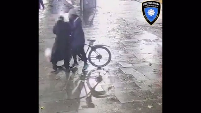 CCTV obtained by @Shomrim shows a visibly orthodox Jewish male being punched to the head on #StamfordHill A10 N16