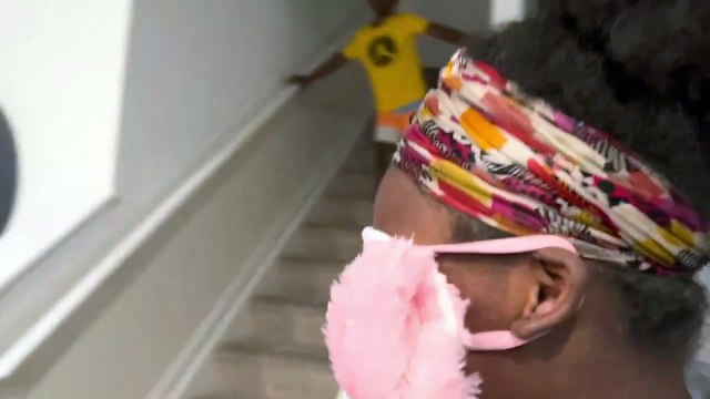 Regala una Tesla alla figlia per il compleanno ma lei ci rimane male