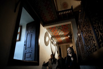 Mevlana Müzesi'nde turist yoğunluğu!