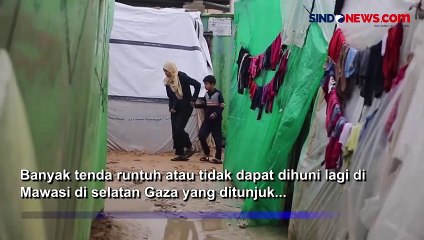 Tenda-Tenda Ribuan Pengungsi di Deir Al-Balah Dibanjiri Air Hujan
