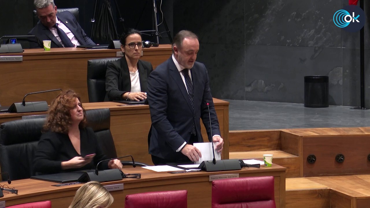UPN abandona el pleno del Parlamento de Navarra tras llamar "escoria" a los socialistas