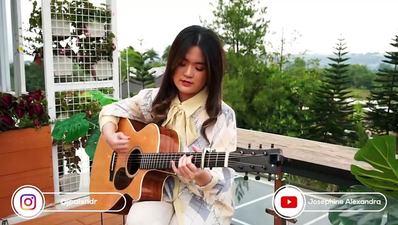 (Oasis) Wonderwall - Flatpicking Guitar Cover _ Josephine Alexandra