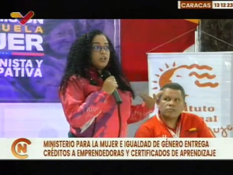 Más de 40 mujeres emprendedoras en Caracas reciben créditos y certificados para financiamientos