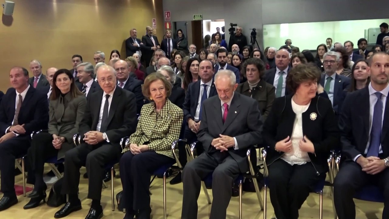 La reina Sofía preside el acto de presentación del proyecto sobre la ELA “Manolo Barrós”