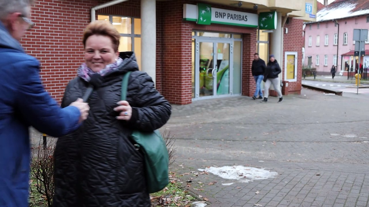 Świąteczne dylematy: Choinka żywa, czy sztuczna?