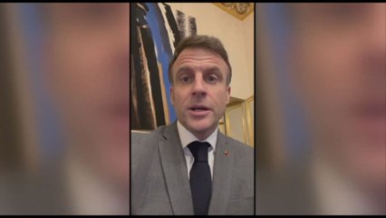 Auto elettriche per tutti a 100 euro al mese, la svolta green di Macron