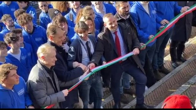 Atreju 2023, taglio del nastro tricolore con Donzelli e altri big Fdi