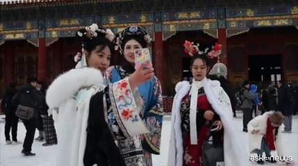 La Citt? Proibita ricoperta di neve, scatta la selfiemania a Pechino