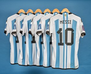 Sotheby's subasta seis camisetas que fueron usadas por Messi en la Copa Mundial 2022