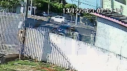 Câmera flagra acidente que deixou mulher ferida no Cascavel Velho