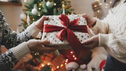 5 calendriers de l'après pour prolonger les soins et les plaisirs après Noël : Adopt, Mademoiselle bio, Sephora.
