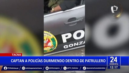 ¡Increíble! Policías son captados durmiendo en patrullero en pleno servicio