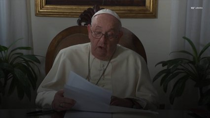 Pope Francis Calls for Treaty Regulating AI