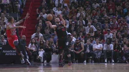 NBA meets NFL as Love throws full-court pass to Butler