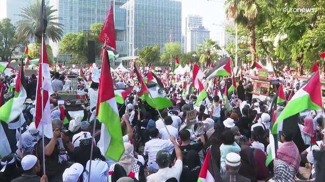 حرب غزة: إسرائيل تسعى لإبرام صفقة تبادل جديدة وحماس ترفع السقف: لا تفاوض قبل وقف الحرب