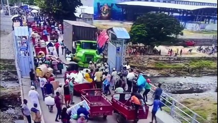 Con una patana haitianos rompen su puerta por Juana Méndez para evitar cierre de frontera