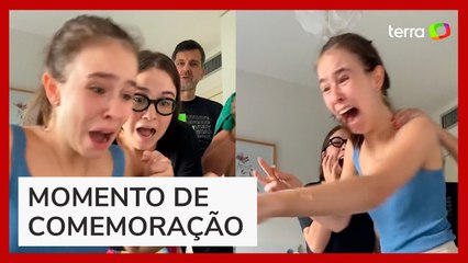 Jovem é aprovada em medicina e reação emocionante da família viraliza