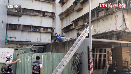 高雄鹽埕區男子墜樓，鐵皮屋頂脫困後已無生命跡象🚨