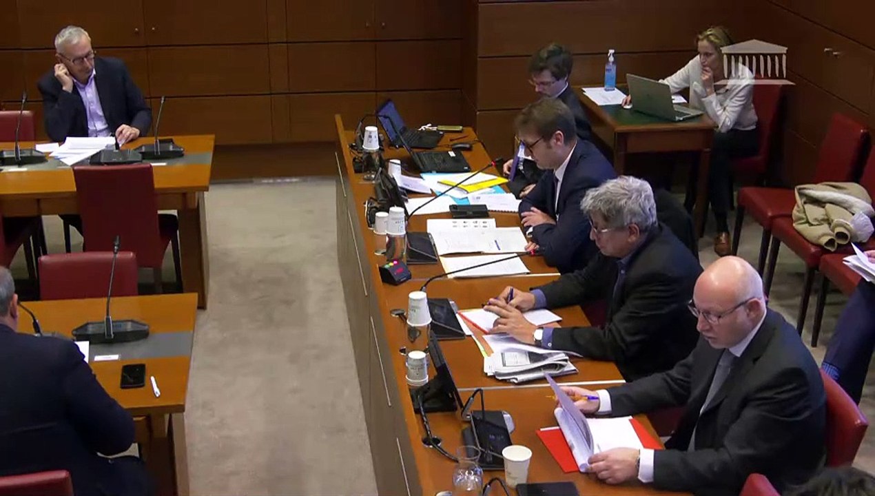 Commission des finances : M. Antoine Deruennes, directeur général de l’Agence France Trésor et M. Mathieu Marceau, chef de bureau  - Jeudi 14 décembre 2023
