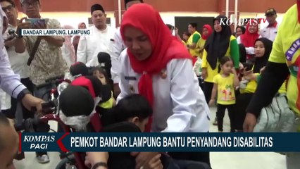 Pemkot Bandar Lampung Salurkan 37 Kursi Roda untuk Anak Penyandang Disabilitas