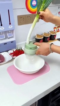 5 in 1 Handheld Electric Vegetable chopper Set,Wireless Food Processor for Garlic Pepper Chili Onion Celery Ginger Meat with vegetable potato peeler #chopper #electricchopper #peeler #kitchentool #kitchengadget #uniquegadget