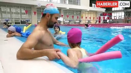 Van'da Engelli Çocuklara Yüzme Eğitimi Veriliyor