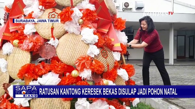 Kreatif, Dosen dan Mahasiswa Universitas Kristen Petra Sulap Keresek Bekas Jadi Pohon Natal!