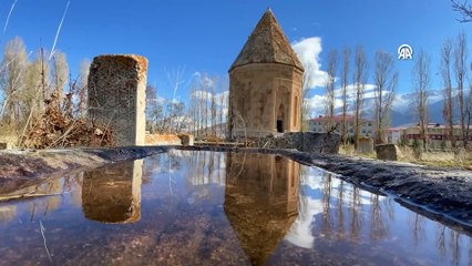 Van'daki Selçuklu Mezarlığı'nda en erken tarihli sandukalı mezar ortaya çıkarıldı