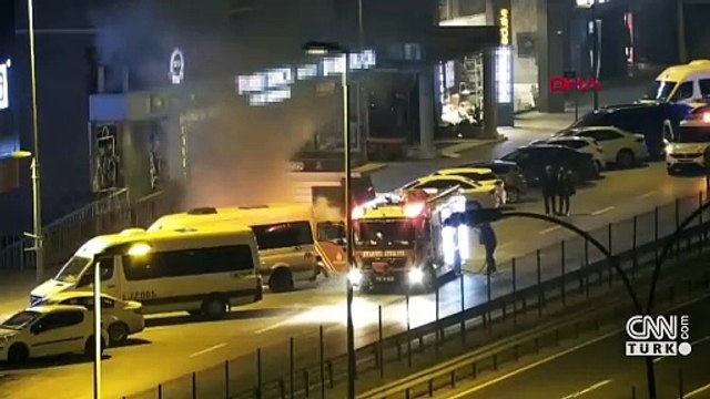 Otomobil alev aldı! Uyuyan sürücü son anda kurtuldu